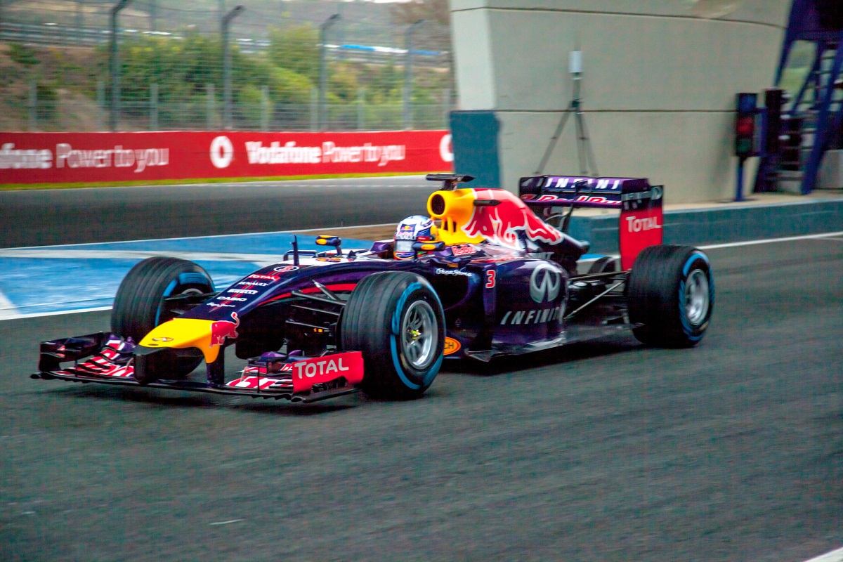12 Infiniti-Powered F1 Cars That Took On The Best - Motor Mox