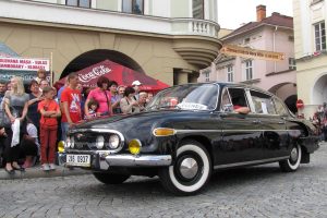 13 Amazing Cars With Rear Engines - Motor Mox