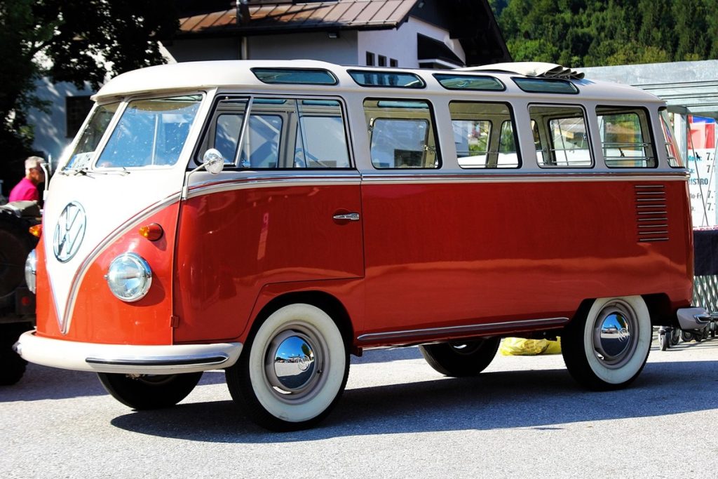 13 Amazing Cars With Rear Engines - Motor Mox