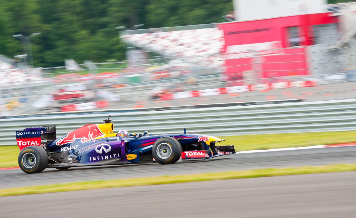 12 Infiniti-Powered F1 Cars That Took On The Best - Motor Mox