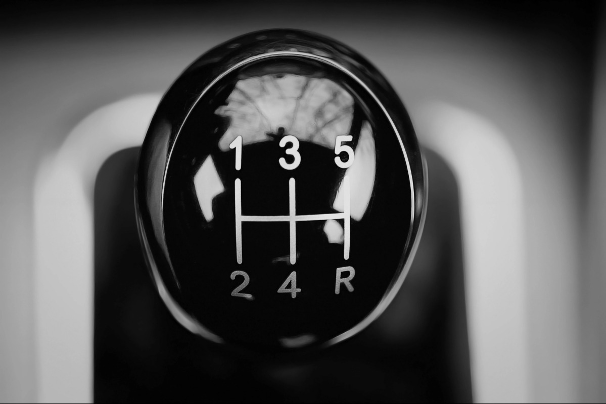 how to change gears on a car