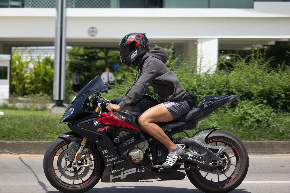 how to drive a motorcycle