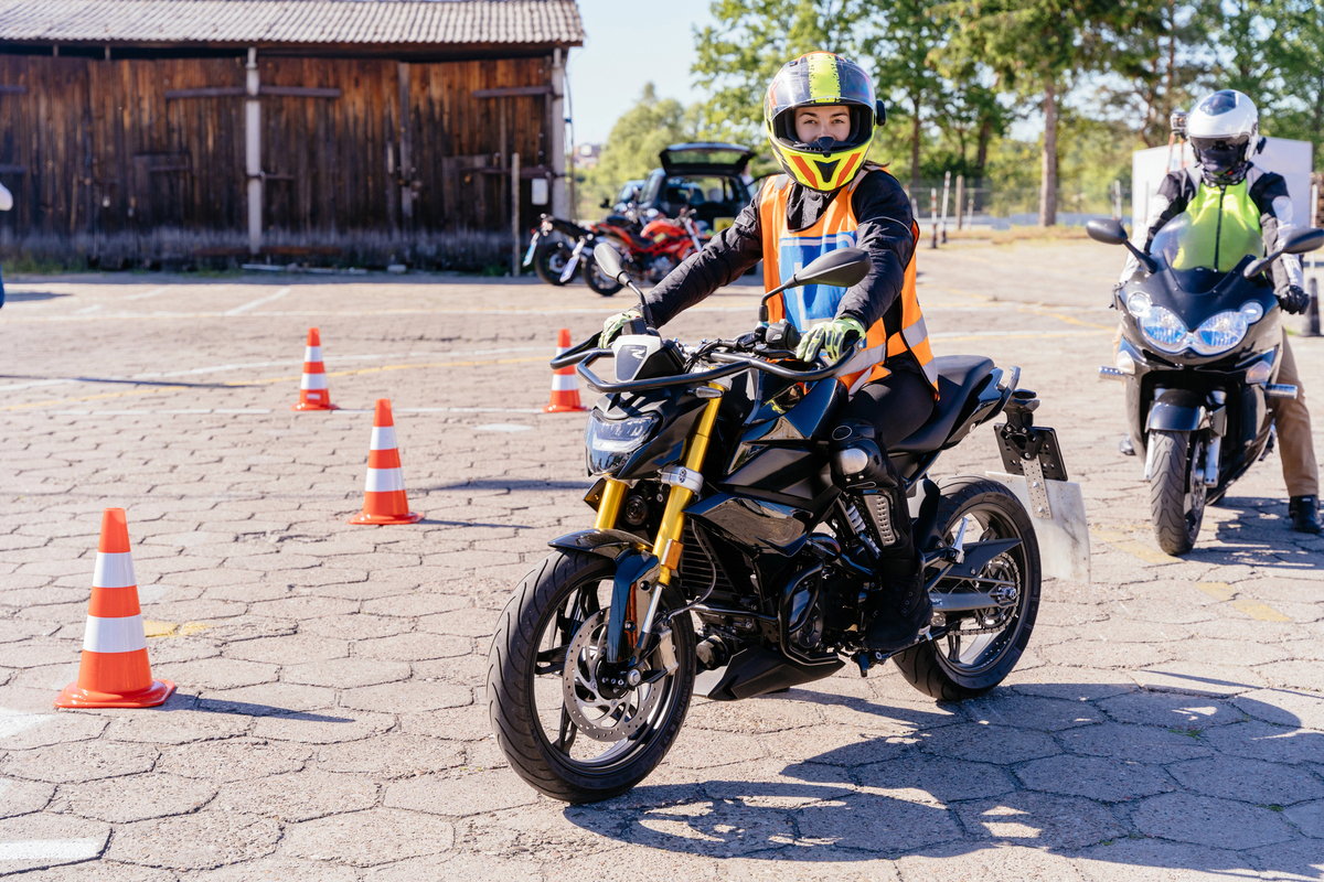 how to drive a motorcycle